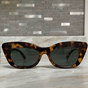 Stella McCartney Brown Tortoise Sunglasses SC40026I 53N BIO LENS & BIO ACETATE